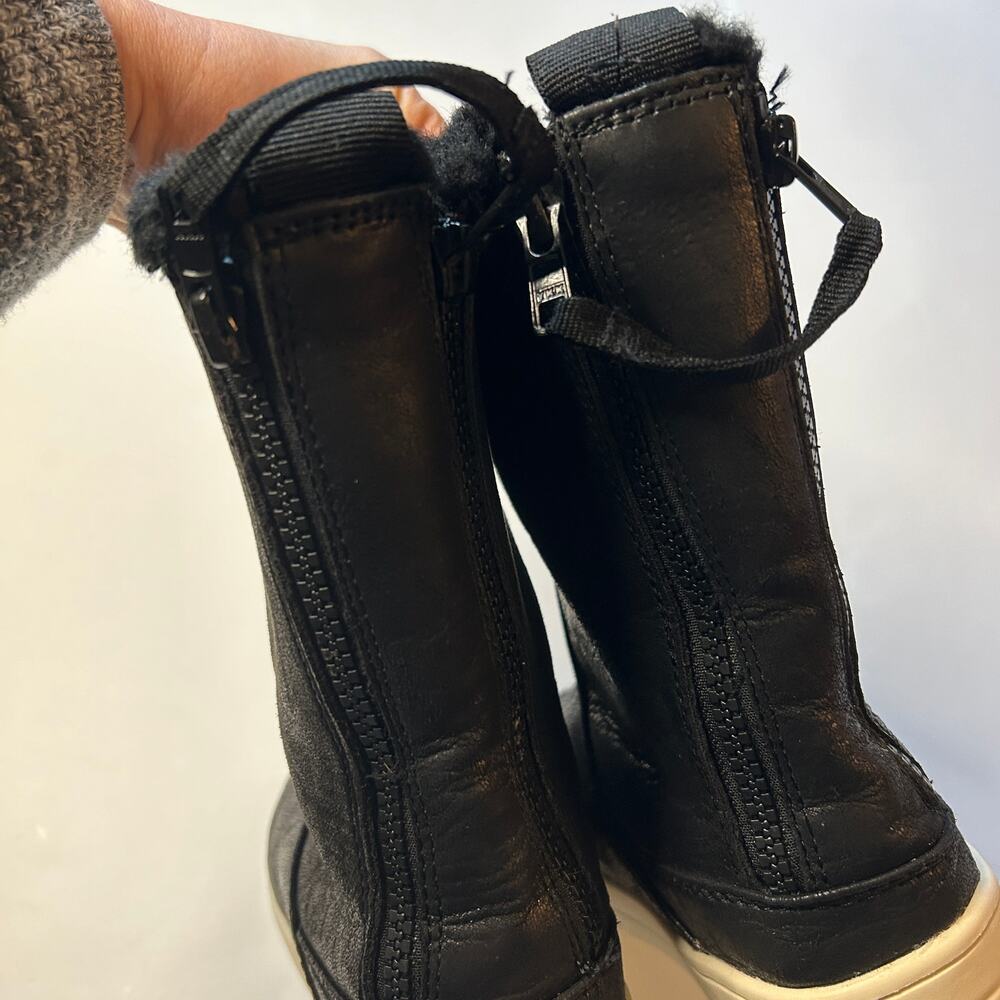 Cat & Jack Nikita Big Girls Faux Leather & Sherpa Double Zip Sneaker Booties 13 - Picture 4 of 5